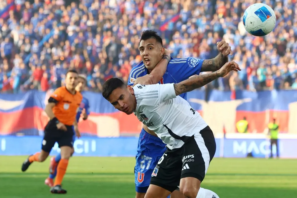 El Tucu Contreras enfrenta a Sebastián Vegas en el Superclásico. (Jonnathan Oyarzun/Photosport).