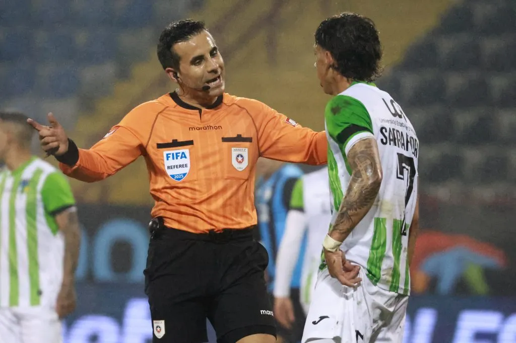 Piero Maza es uno de los árbitros chilenos de más renombre en la actualidad. Sin embargo, no fue considerado por la FIFA para el Mundial Sub 20. | Foto: Photosport.