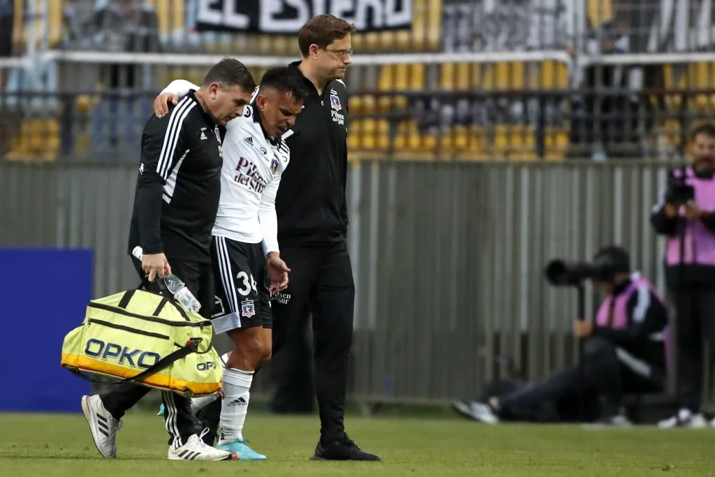 En el amistoso de 2022 entre Colo Colo y River Plate, que también se jugó en el Sausalito, Vicente Pizarro terminó con una grave lesión que lo dejó fuera varios meses.