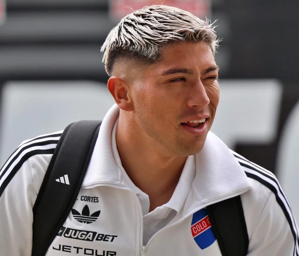 Brayan Cortés viajó a Viña y no se movió de la banca del Cacique. | Foto: Colo Colo.