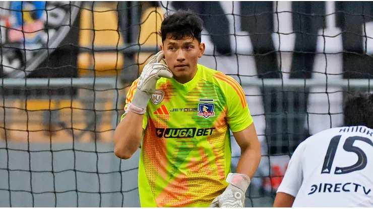 Villanueva tuvo su debut en el arco de Colo Colo.
