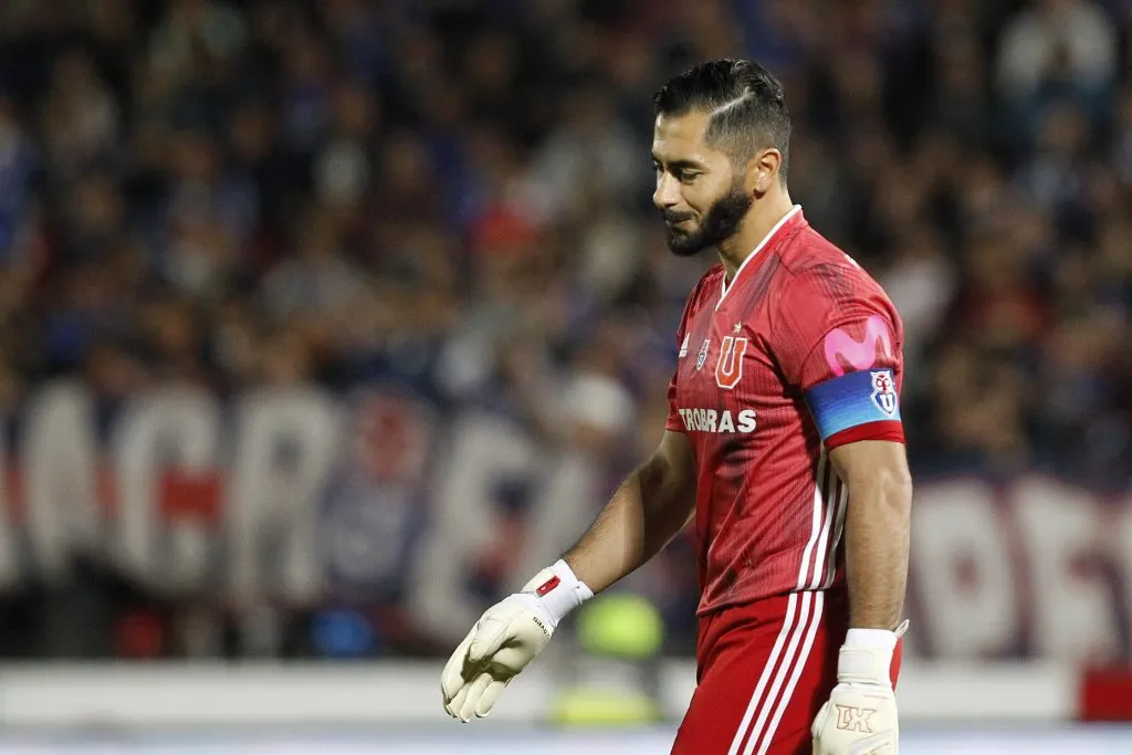 Johnny Herrera cuenta la molestia con la U. Foto: Dragomir Yankovic/Photosport