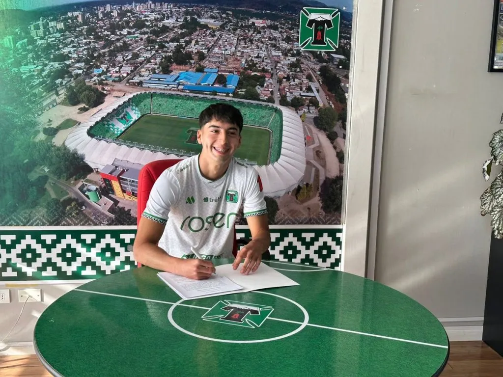 El joven Gabriel Pinochet vive una dura batalla fuera de la cancha, para volver a lo grande a ella. Foto: Deportes Temuco.