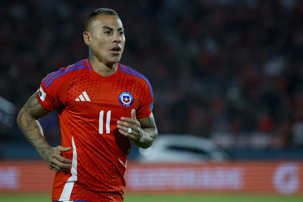 Eduardo Vargas regresará al fútbol chileno, pero increíblemente para jugar en Audax Italiano. | Foto: Photosport.