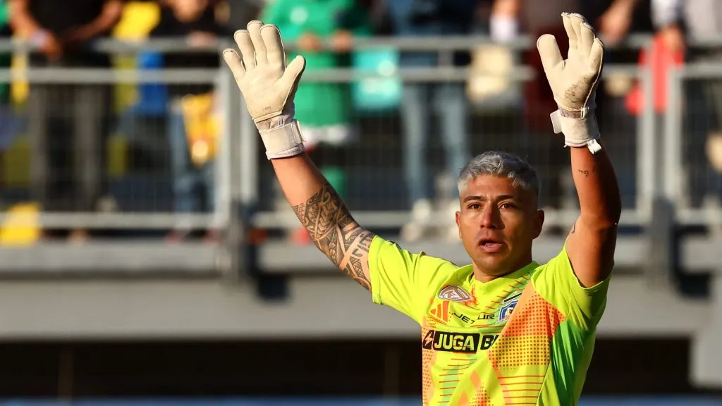 Brayan Cortés alista su salida de Colo Col para irse a Peñarol. Foto: Photosport.