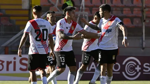 Suman y suman problemas desde no tener camiseta a no poder fichar jugadores.