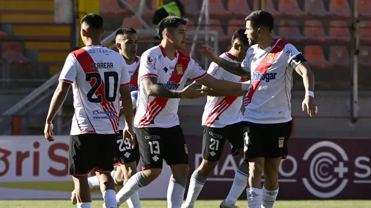Suman y suman problemas desde no tener camiseta a no poder fichar jugadores.