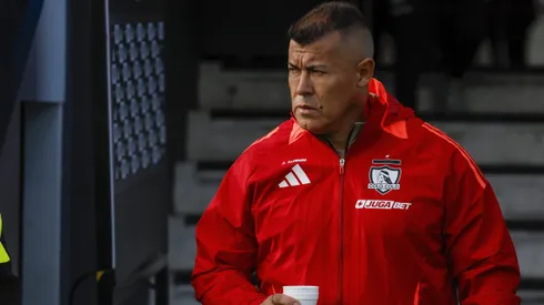 Jorge Almirón sorprende con la nómina en Colo Colo.