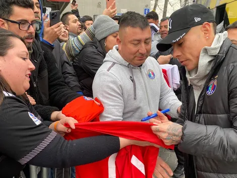 El espectacular banderazo a Edu Vargas de los hinchas de Audax