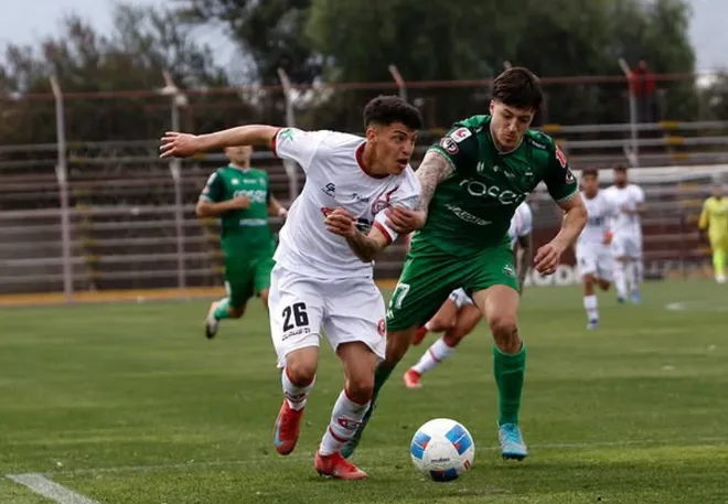 Pablo Rodríguez en acción por Unión San Felipe ante Deportes Temuco. (Foto: Unión San Felipe SADP).