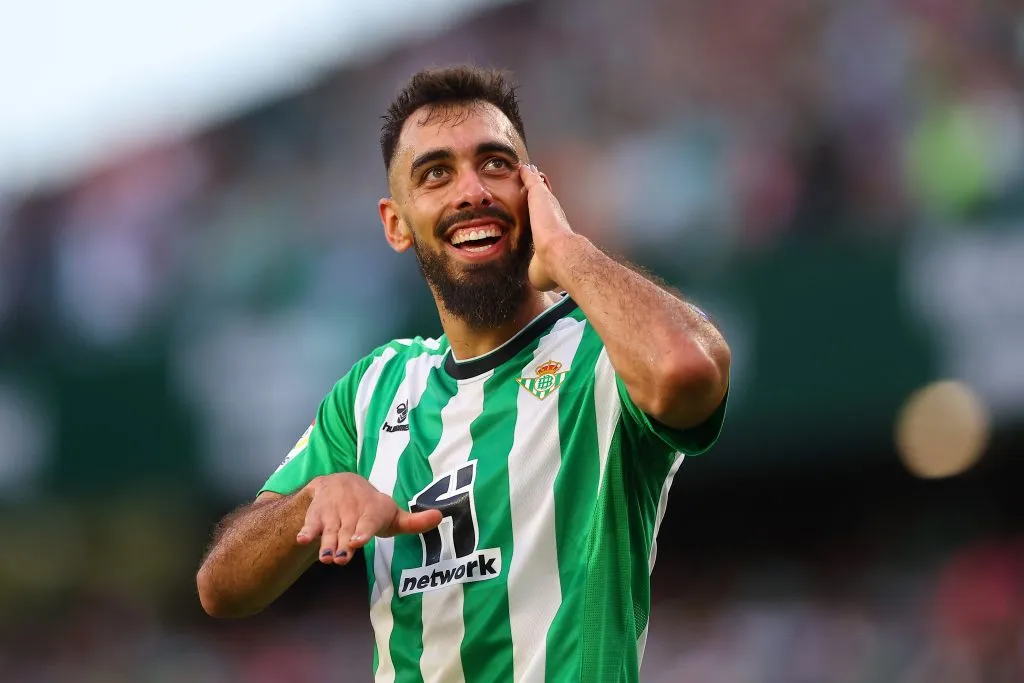 Borja Iglesias jugó ante Colo Colo en Chile, vino como figura del Betis, y ahora es cortado por Manuel Pellegrini. Foto: Fran Santiago/Getty Images.