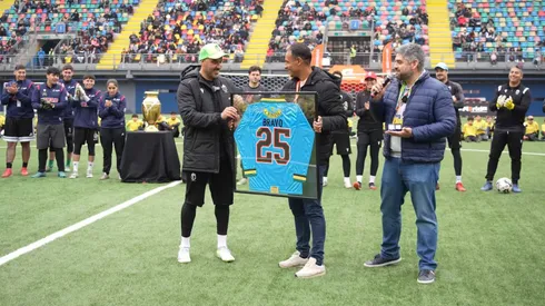 Emotivo momento del eterno Capitán de la Roja.