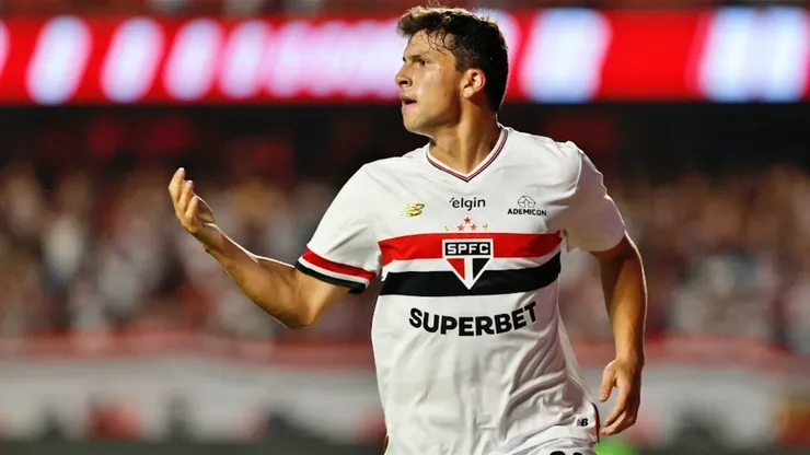 Gonzalo Tapia tuvo su bautismo de gol en Brasil.