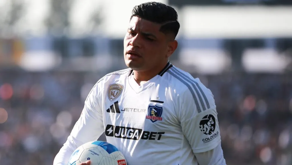 Claudio Aquino confirmó que se queda en Colo Colo, siempre y cuando no lo quieran sacar. Foto: Photosport.