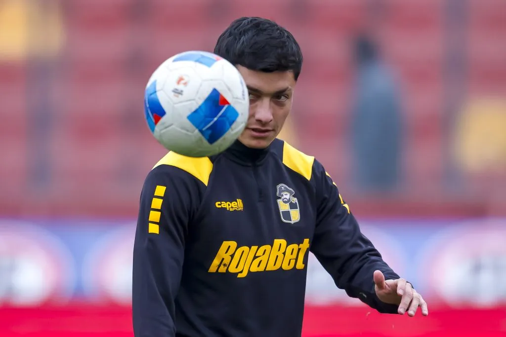 Cristián Zavala dio una asistencia en su debut en Colo Colo. Foto: Pepe Alvujar/Photosport