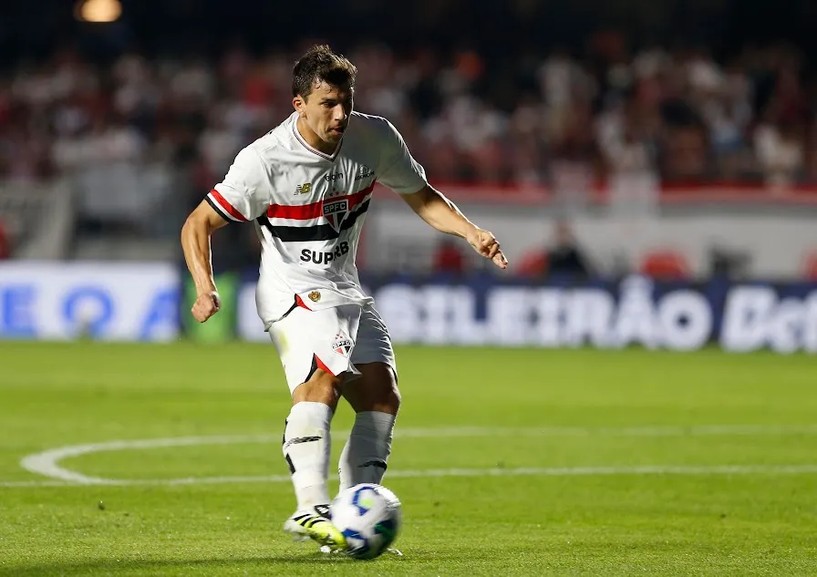 Gonzalo Tapia y su gol en Sao Paulo.
