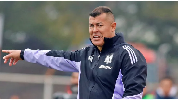 Colo Colo debe tomar decisiones claves en torno al futuro de Almirón.