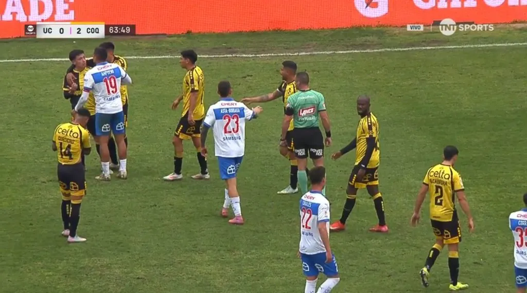 Branco Ampuero no le aguantó la actitud a Zavala. (Captura TNT Sports).