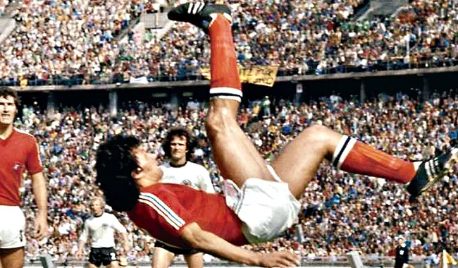 Elías Figueroa, uno de los mejores centrales de la historia del fútbol