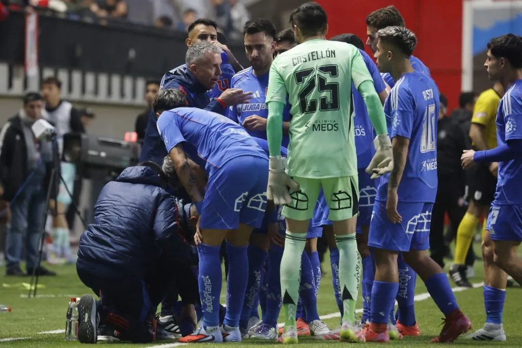 Gustavo Álvarez asegura que su única preocupación es el próximo partido de U de Chile. Foto: Sebastian Cisternas/Photosport