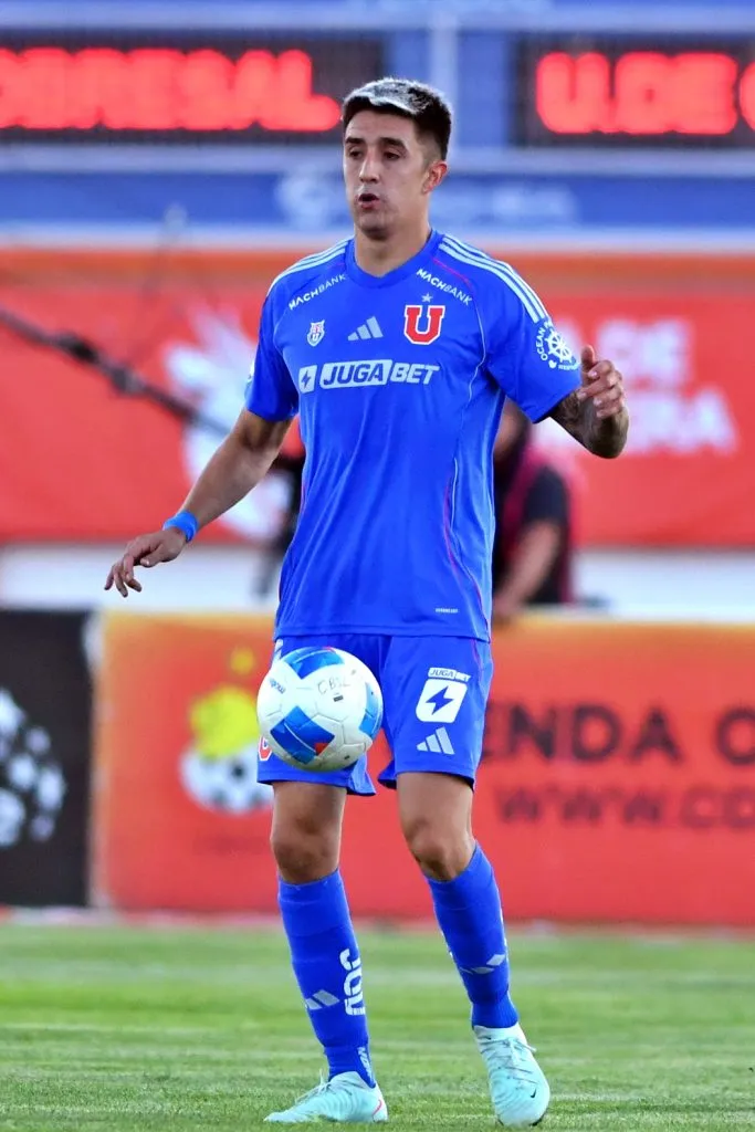 Ignacio Tapia volvió a jugar 90 minutos con la U después de cuatro meses (Photosport)