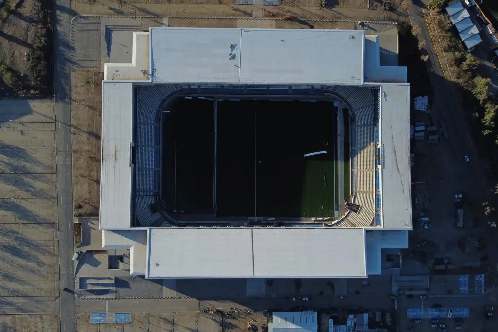 Universidad Católica afina a toda máquina los últimos detalles para inaugurar su nuevo San Carlos de Apoquindo, hoy Claro Arena. Foto: Javier Salvo/Photosport