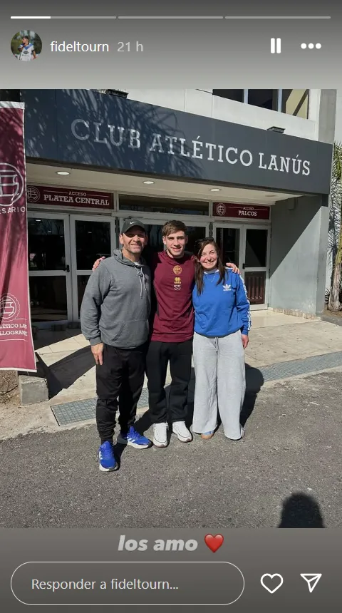 Fidel Tourn con la tenida de Lanús. (Captura Instagram).