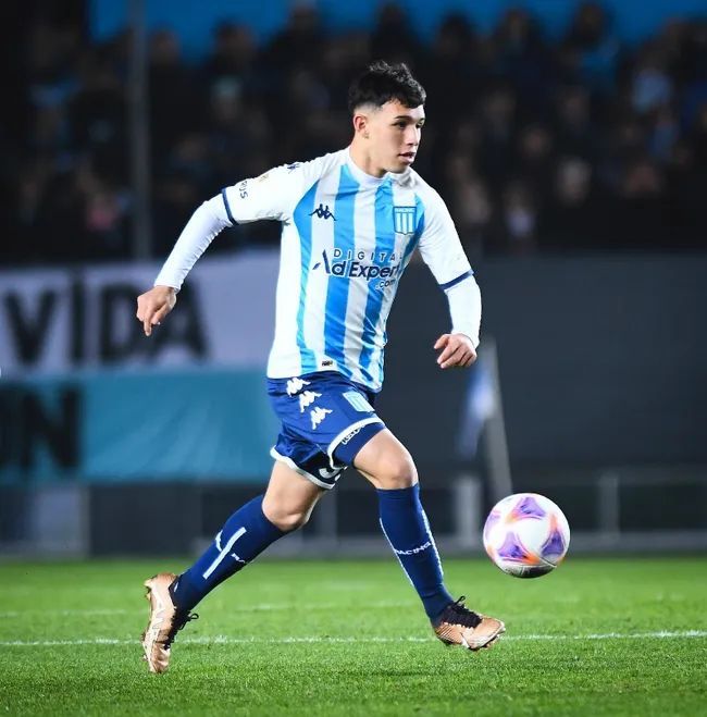 Santino Vera en acción durante un partido con el primer equipo de Racing Club. (Instagram).