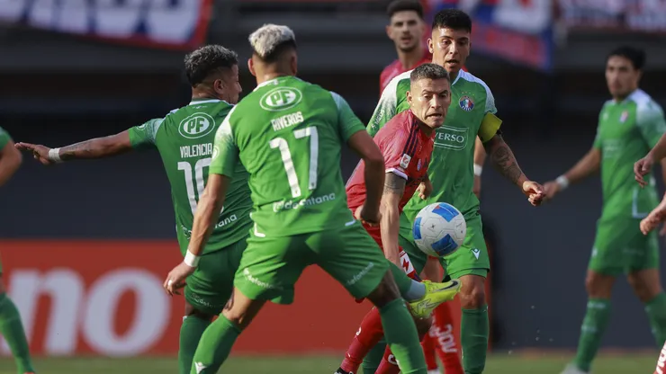 Audax Italiano podr{ia demandar a la Universidad de Chile por Esteban Matus.