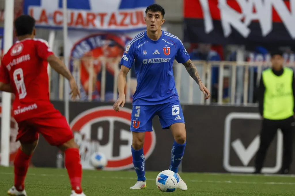 Ignacio Tapia fue titular ante La Calera con la camiseta de la U. Foto: Andres Pina/Photosport