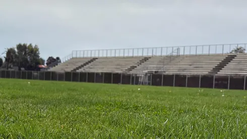 Se trata del estadio Monumental Arístides Bahamondes de Chillán Viejo, recinto que podría "volver a la vida" en los próximos meses.