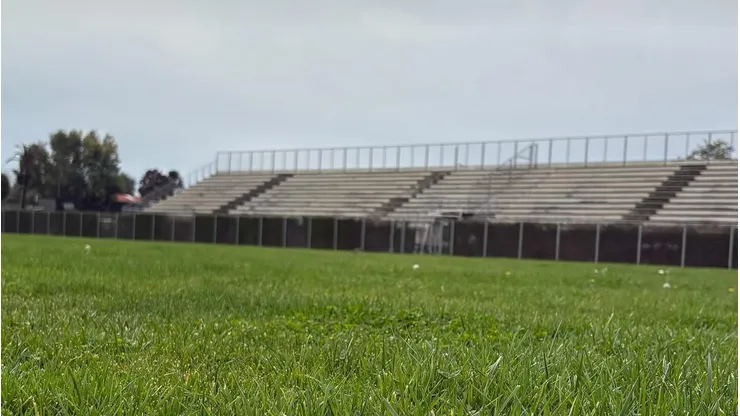 Se trata del estadio Monumental Arístides Bahamondes de Chillán Viejo, recinto que podría "volver a la vida" en los próximos meses.