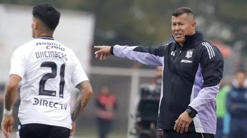 Jorge Almirón está muy inquieto con algunos puestos en Colo Colo.
