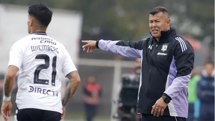 Jorge Almirón está muy inquieto con algunos puestos en Colo Colo.