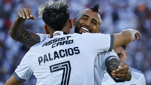 Arturo Vidal le prestó el ropero a Carlos Palacios en medio de su duro momento en Boca Juniors.