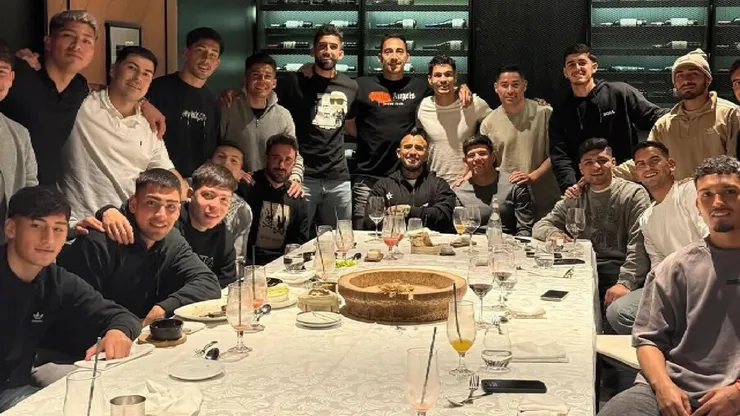Todos los jugadores de Colo Colo compartieron en una comida que tuvo algo más.