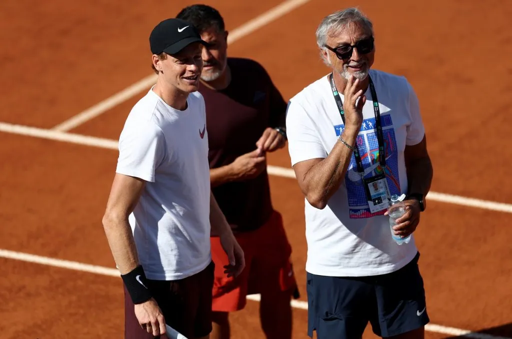 Jannik Sinner y su entonces preparador físico Marco Panichi (Getty Images).
