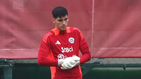 Vicente Reyes cambió de club en el fútbol inglés.