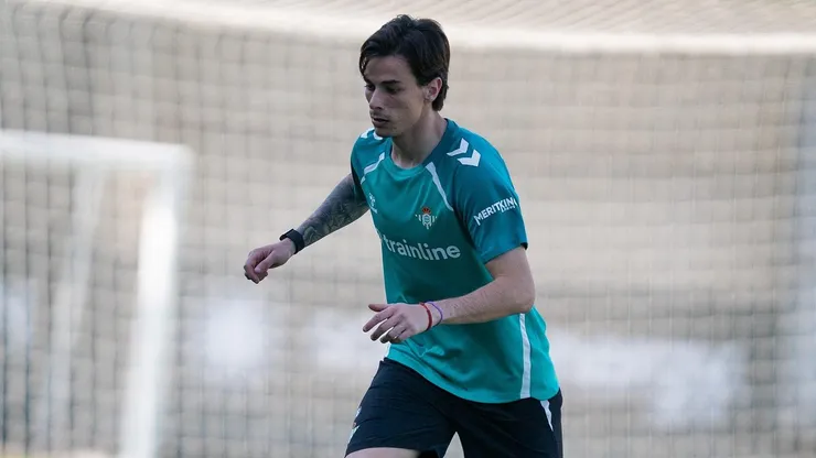 Valentín Gómez hace sus primeras armas en Betis.