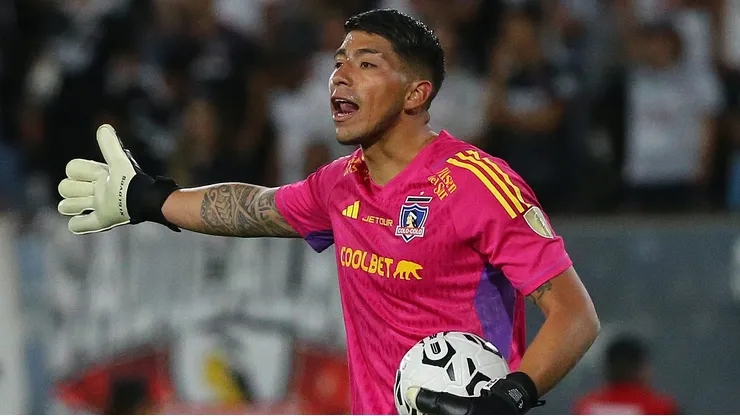 Revelan postura de Peñarol por situación de portero de Colo Colo.