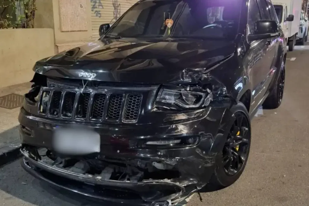 Así quedó el auto de Brayan Cortés.