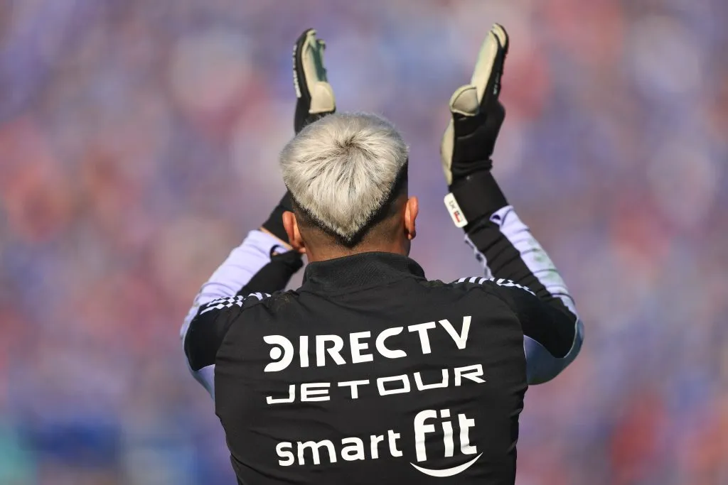 Carlos Caszely no quiere que se quede Brayan Cortés en Colo Colo. Foto: Felipe Zanca/Photosport