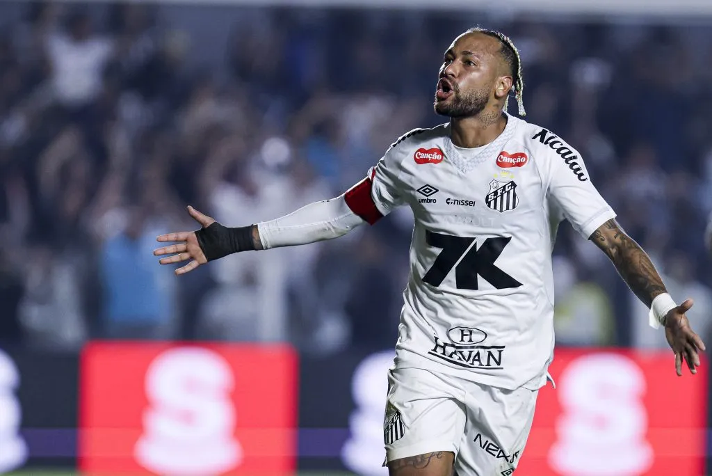 1 millón de dólares gana Ney mensualmente en el Santos. (Foto: Ricardo Moreira/Getty Images)