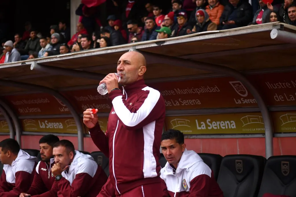 Cristian Paulucci suma un nuevo problema en Deportes La Serena previo al partido ante Unión Española. Foto: Alejandro Pizarro Ubilla/Photosport