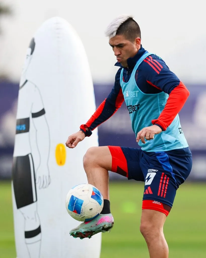 Leandro Fernández regresó a los entrenamientos y podrá jugar el lunes ante Cobresal. Foto: U de Chile.