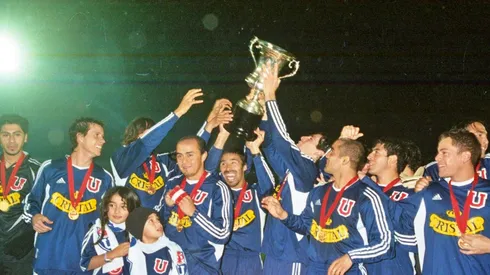 La U gritó campeón en el Apertura 2004.