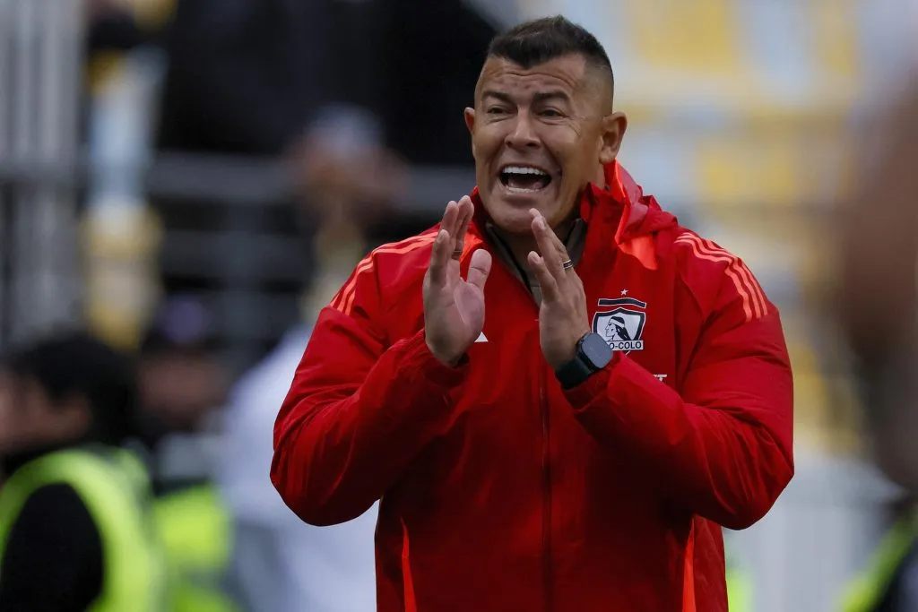 Guarello le pone los pies en la tierra a Almirón en Colo Colo: ¿El Cacique puede remontar el título?