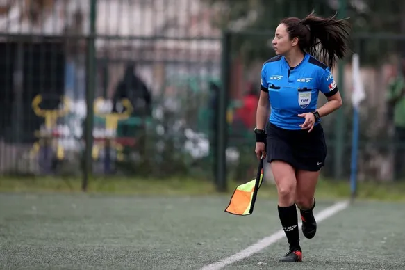 Leslie Vásquez (asistente 2) – Carlos Parra, Comunicaciones ANFP