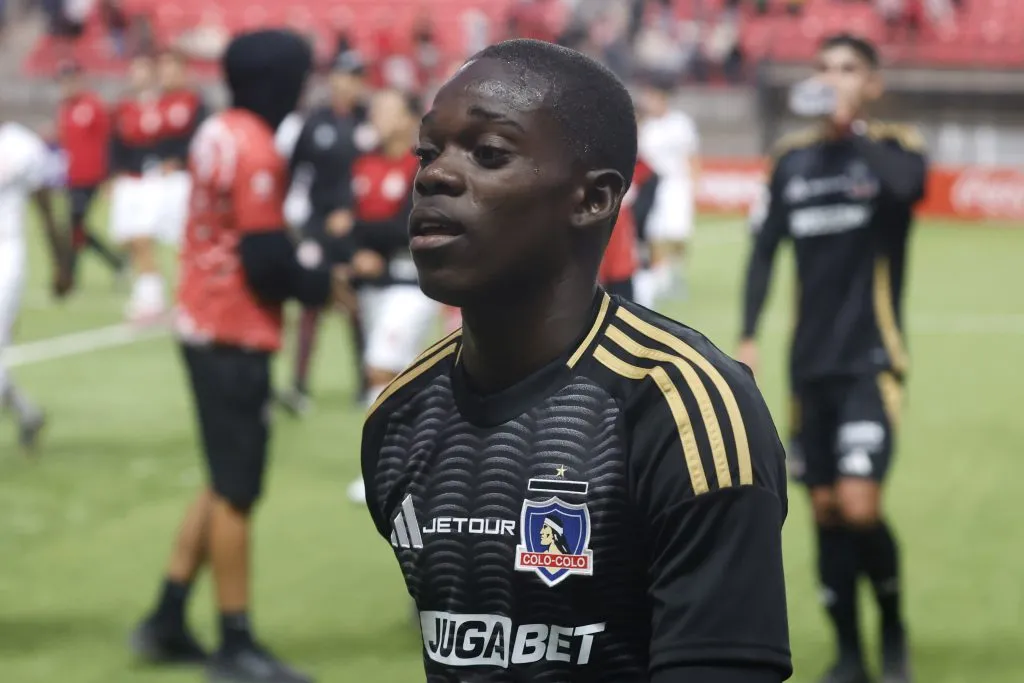 Manley Clerveaux brilla en la proyección, pero Jorge Almirón no le da espacio en Colo Colo. Foto: Photosport.