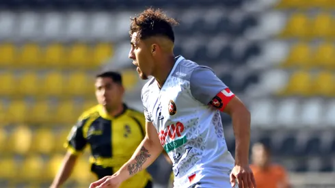 Pinares se lanzó contra el arbitraje.